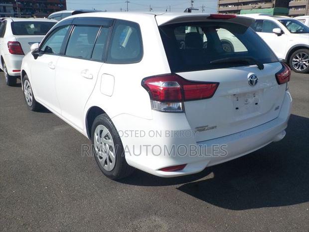 Toyota Corolla Fielder 1.5 Hybrid FWD 2021 White