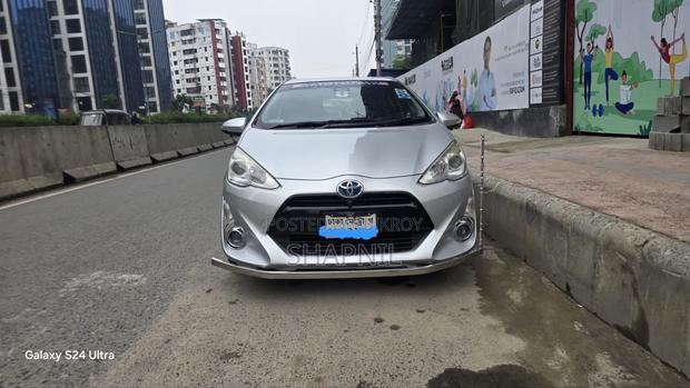 Toyota Aqua 2017 Silver