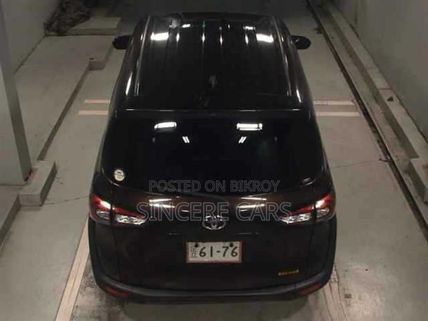 Toyota Sienta 2021 Brown