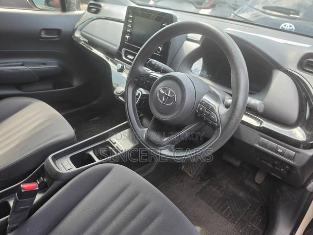 Toyota Aqua 2021 Beige