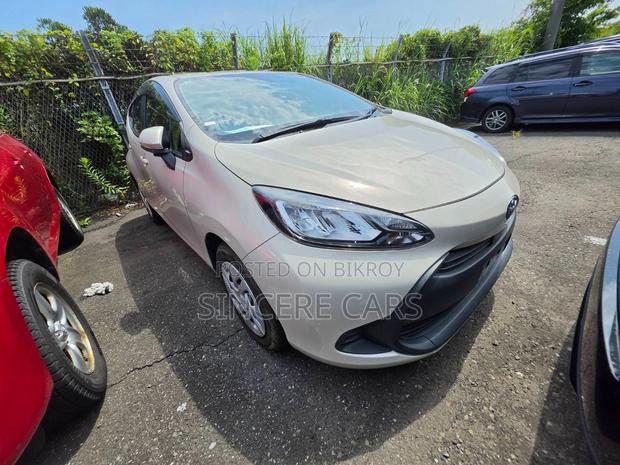 Toyota Aqua 2021 Beige