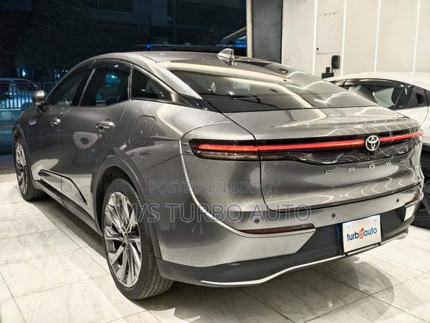 Toyota Crown 2022 Gray