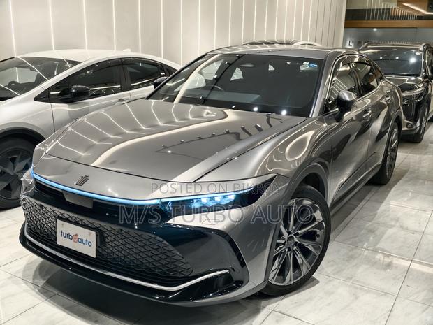 Toyota Crown 2022 Gray