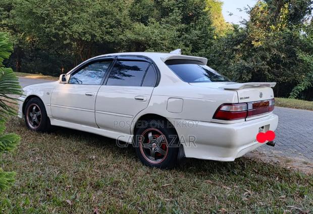 Toyota Corolla 1.3 Sedan 1993 White