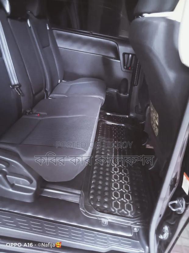 Toyota Esquire 2019 Pearl