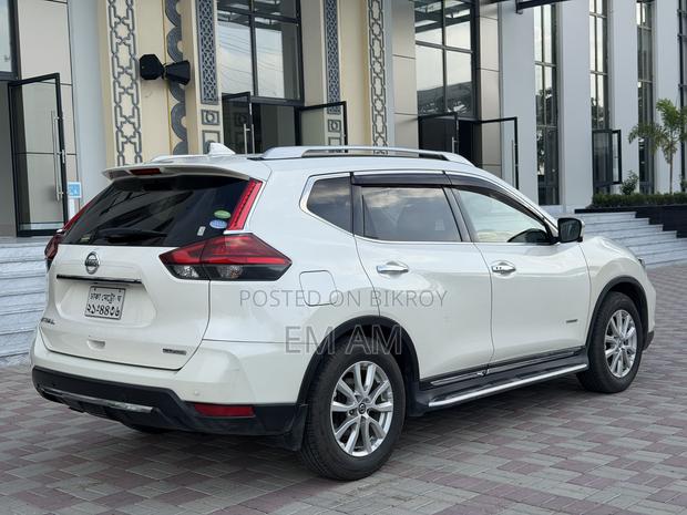 Nissan X-Trail 2.0 Hybrid FWD 2018 Pearl