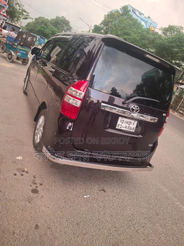 Toyota Noah 2012 Black