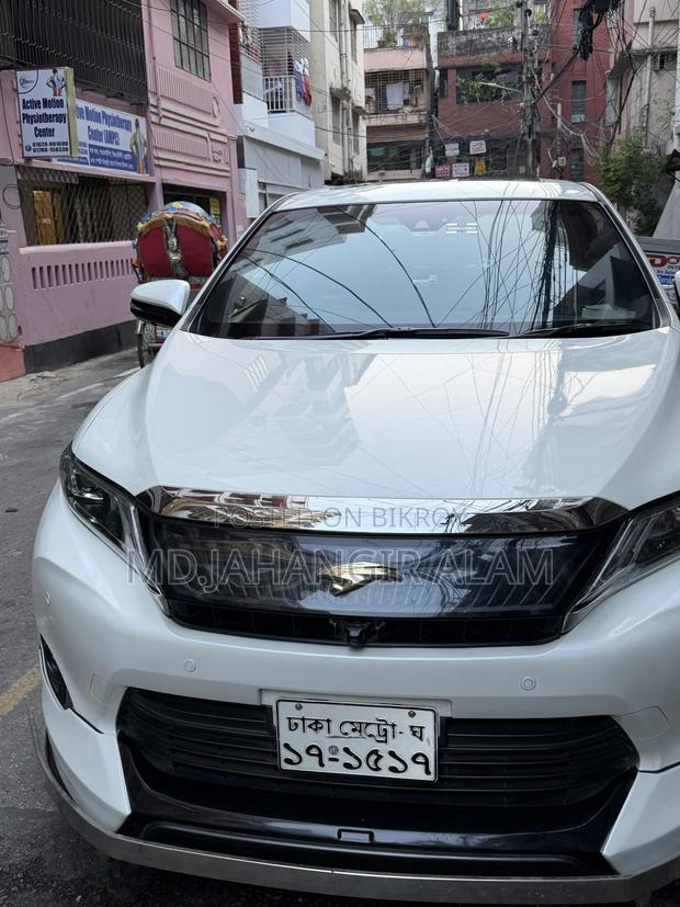 Toyota Harrier 2.0 2016 Pearl