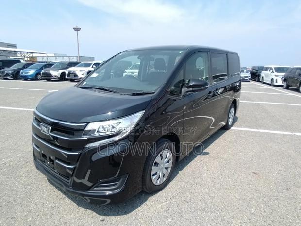 Toyota Noah 2.0 FWD (8 Seater) 2021 Black