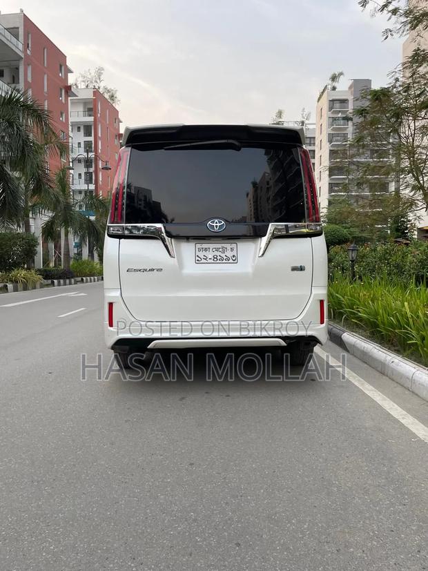 Toyota Noah 2018 White