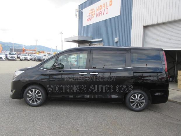 Toyota Esquire 1.8 FWD Hybrid (7 Seater) 2021 Black