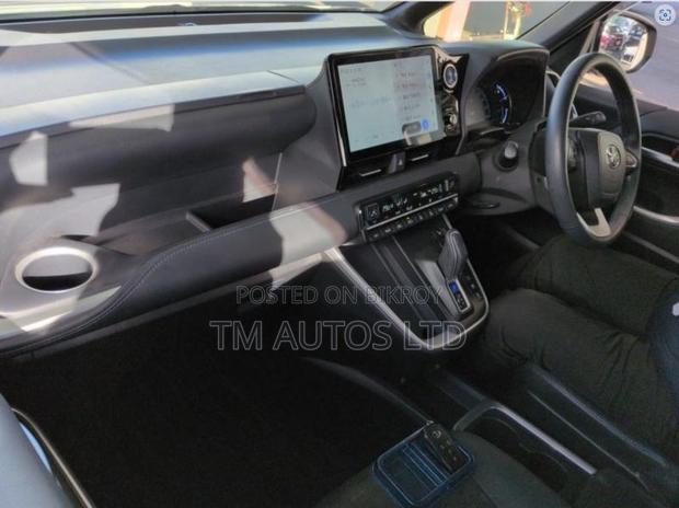 Toyota Voxy S-Z 2WD 7-Seater 2022 Pearl