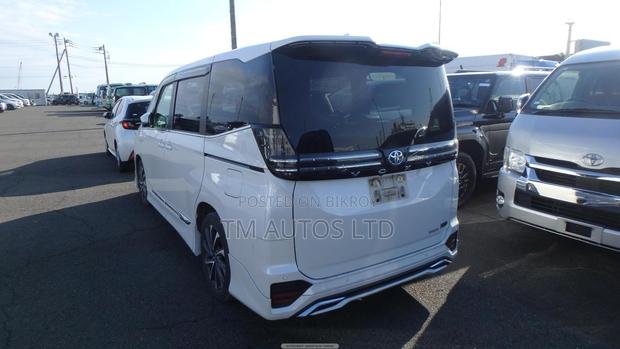Toyota Voxy S-Z 2WD 7-Seater 2022 Pearl