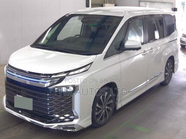 Toyota Voxy S-Z 2WD 7-Seater 2022 Pearl