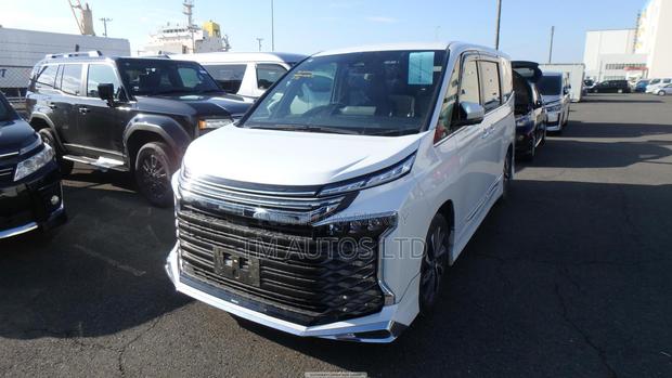 Toyota Voxy S-Z 2WD 7-Seater 2022 Pearl
