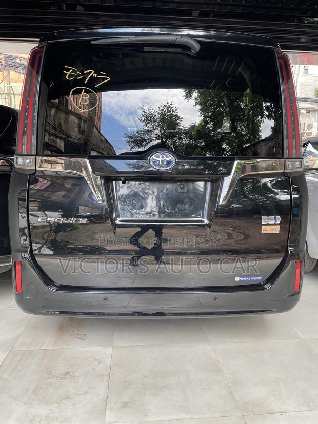 Toyota Esquire 1.8 FWD Hybrid (7 Seater) 2021 Black