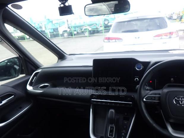 Toyota Voxy S-Z 2WD 7-Seater 2022 Pearl