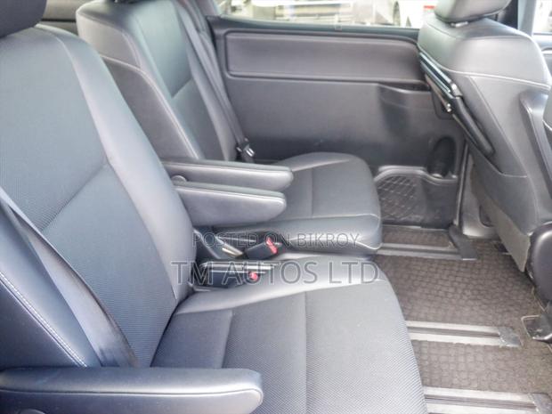 Toyota Esquire 1.8 FWD Hybrid (7 Seater) 2021 Purple