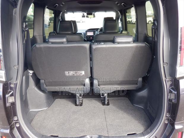 Toyota Esquire 1.8 FWD Hybrid (7 Seater) 2021 Purple