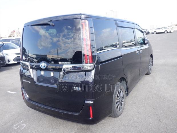 Toyota Esquire 1.8 FWD Hybrid (7 Seater) 2021 Purple
