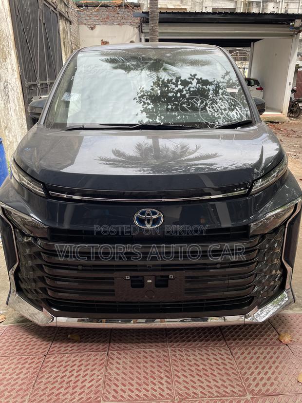 Toyota Voxy Hybrid S-Z 2WD 7-Seater 2025 Gray