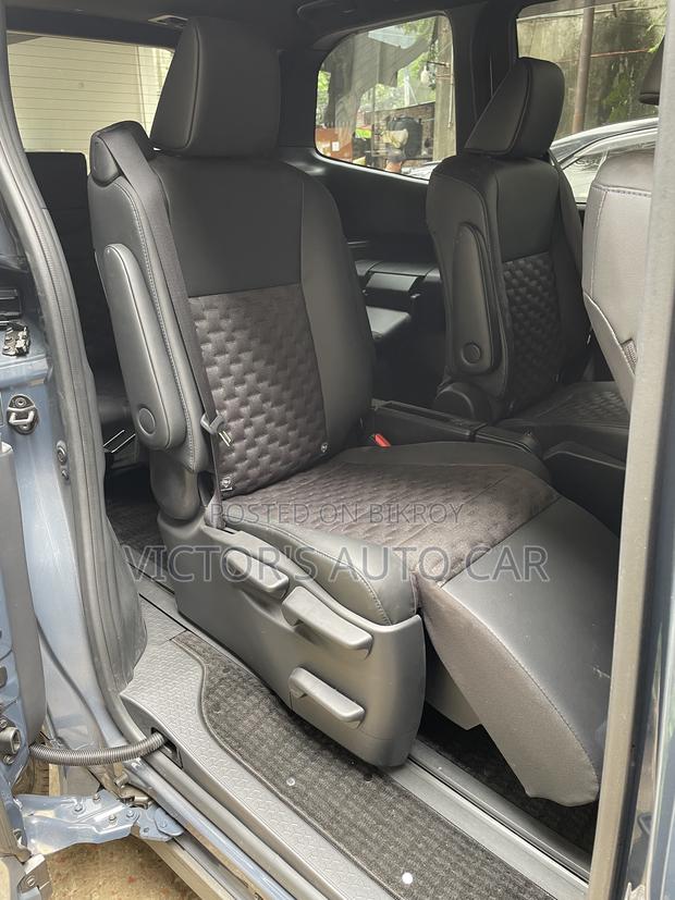 Toyota Voxy Hybrid S-Z 2WD 7-Seater 2025 Gray