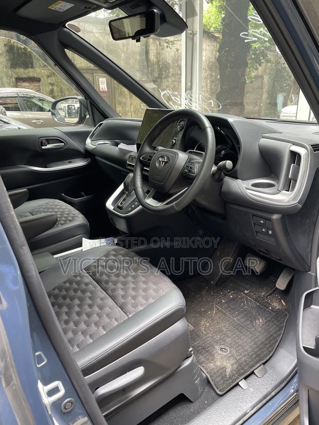 Toyota Voxy Hybrid S-Z 2WD 7-Seater 2025 Gray