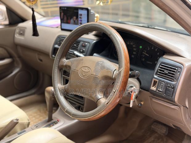 Toyota Corolla 1997 Gray