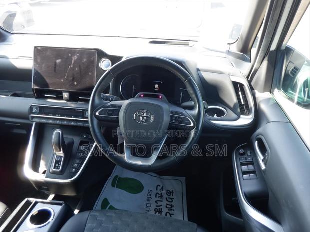 Toyota Voxy Hybrid S-Z 2WD 7-Seater 2022 Pearl