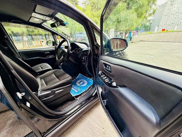 Toyota Voxy 2021 Black