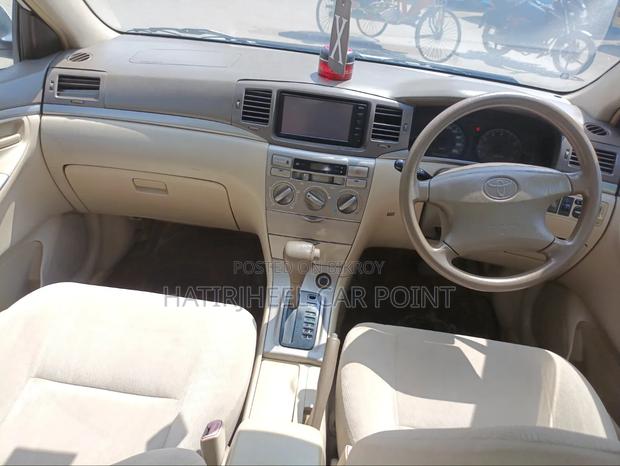 Toyota Corolla Sedan 2004 White