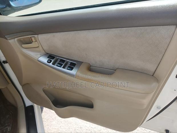 Toyota Corolla Sedan 2004 White
