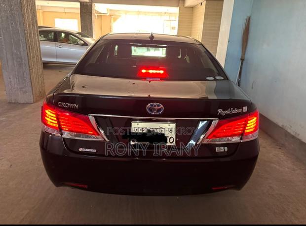 Toyota Crown 2016 Black