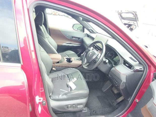 Toyota Harrier 2.0 2021 Maroon