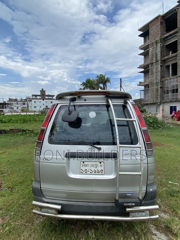 Toyota Noah 2002 Silver