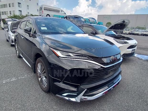 Toyota Harrier 2.0 2021 Black