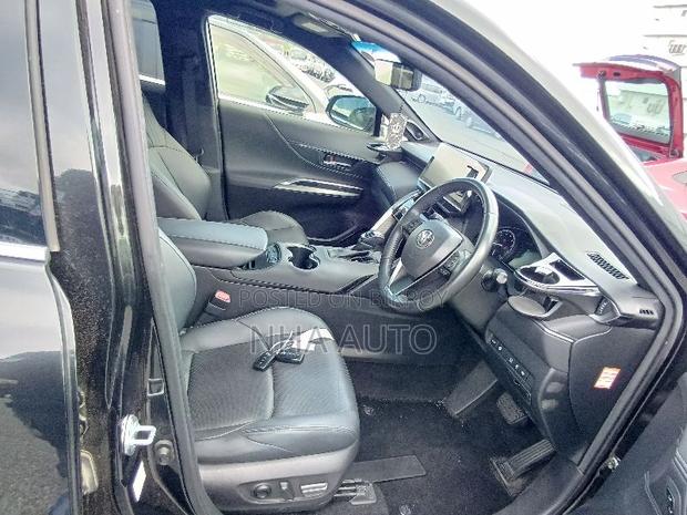 Toyota Harrier 2.0 2021 Black