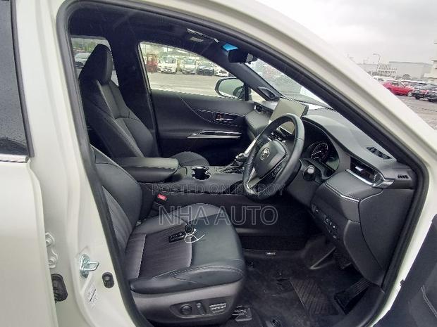Toyota Harrier 2.0 2021 Pearl