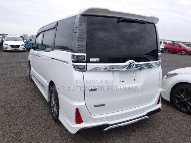 Toyota Voxy ZS Kirameki III 2WD 7-Seater 2021 Pearl