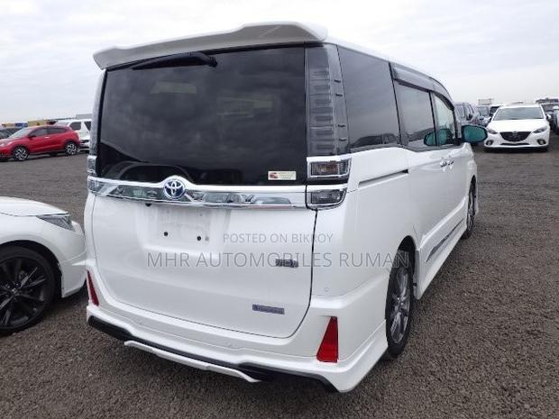 Toyota Voxy ZS Kirameki III 2WD 7-Seater 2021 Pearl