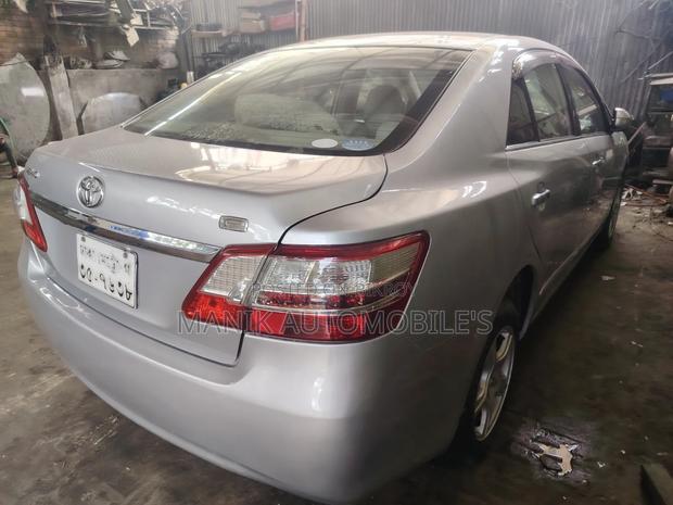 Toyota Premio 2010 Silver