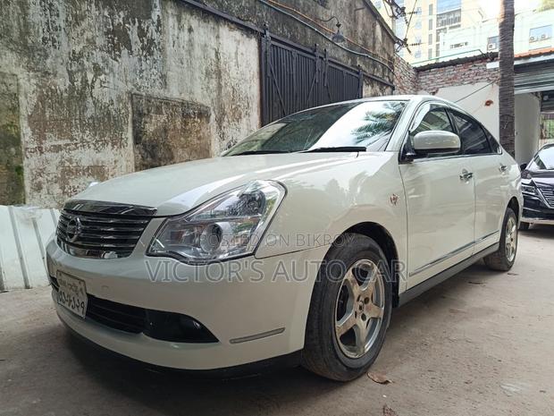 Nissan Bluebird 2011 Blue