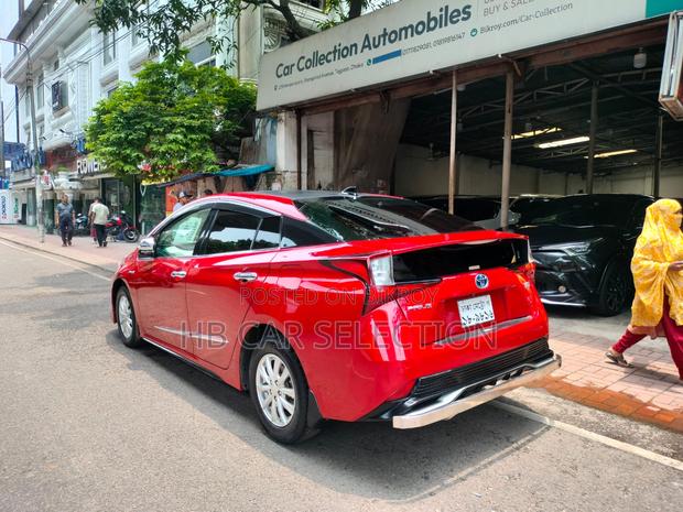 Toyota Prius 2019 Red