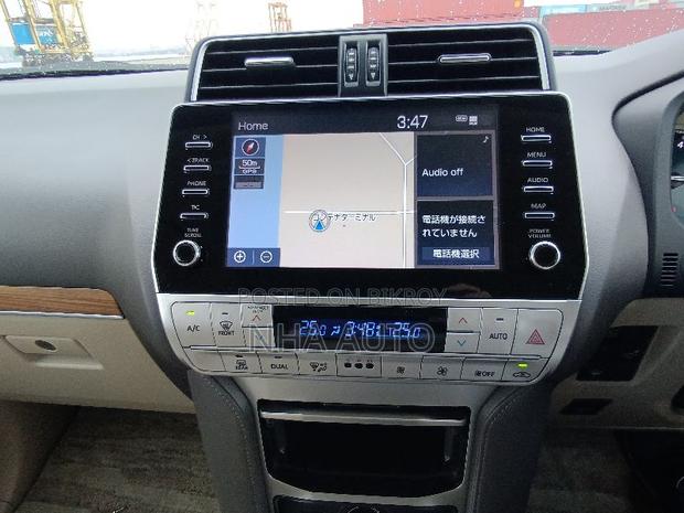 Toyota Land Cruiser Prado 2.7 2022 Pearl