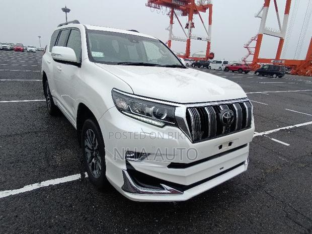 Toyota Land Cruiser Prado 2.7 2022 Pearl