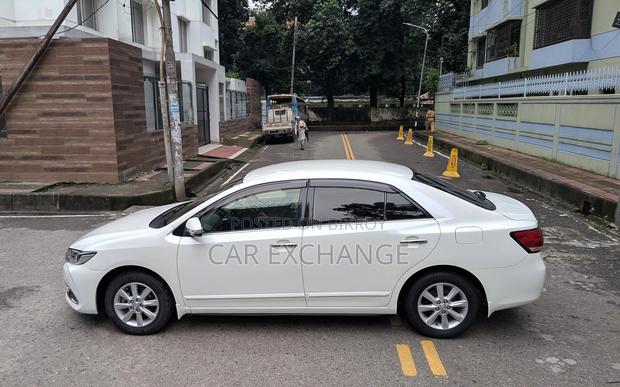 Toyota Premio 1.5 FWD 2020 Pearl
