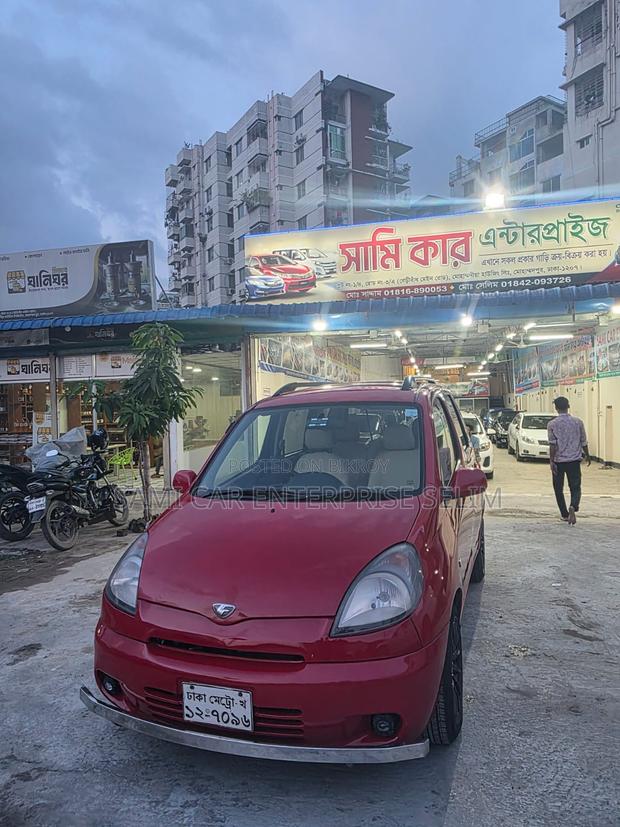 Toyota Fun Cargo 2001 Red