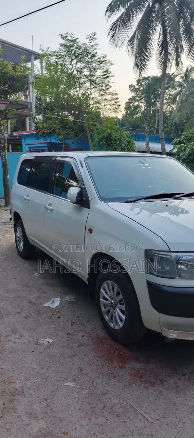 Toyota Probox 2004 White