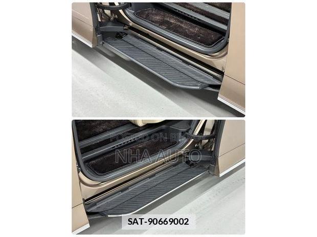 Toyota Alphard 2024 Gold