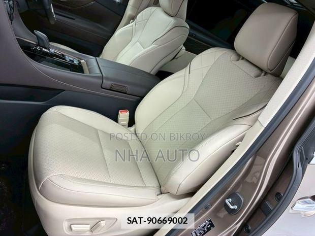 Toyota Alphard 2024 Gold